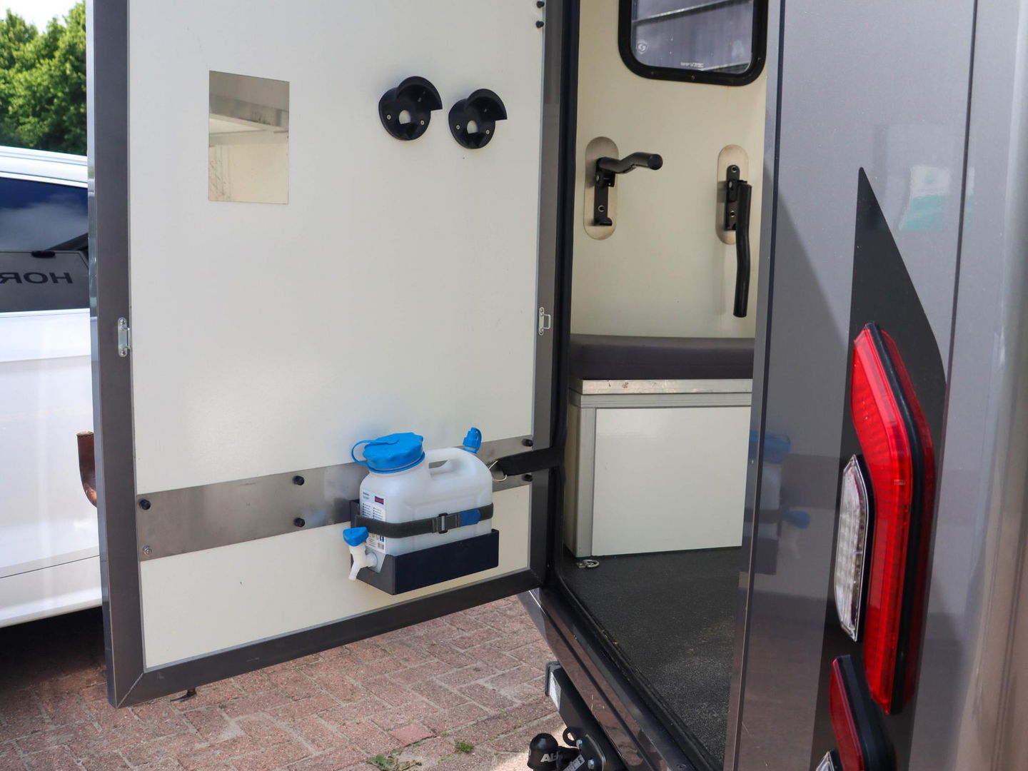 Paragan Excelsion 5XL Sulky Horsetruck Paardenwagen Luxe | Hengstenuitvoering | Slechts 21.000km!