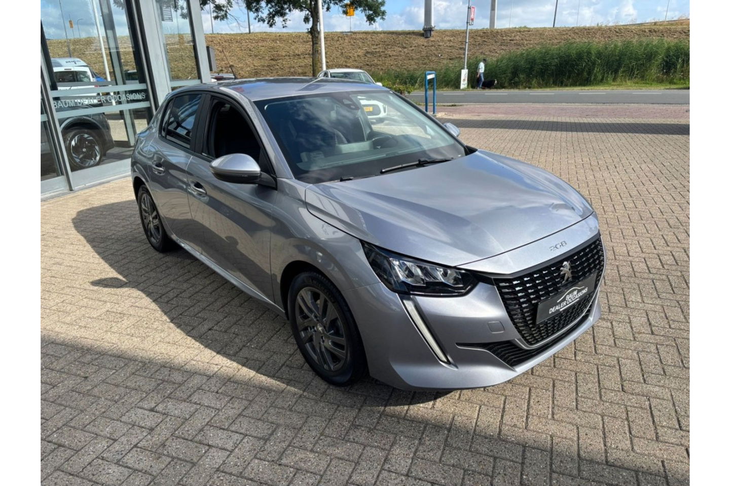 Peugeot 208 1.2 PURETECH ACTIVE AIRCO NAVI PDC CRUISE.