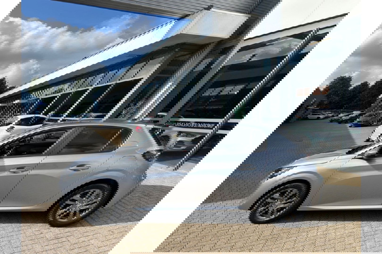 Peugeot 208 1.2 PURETECH ACTIVE AIRCO NAVI PDC CRUISE.