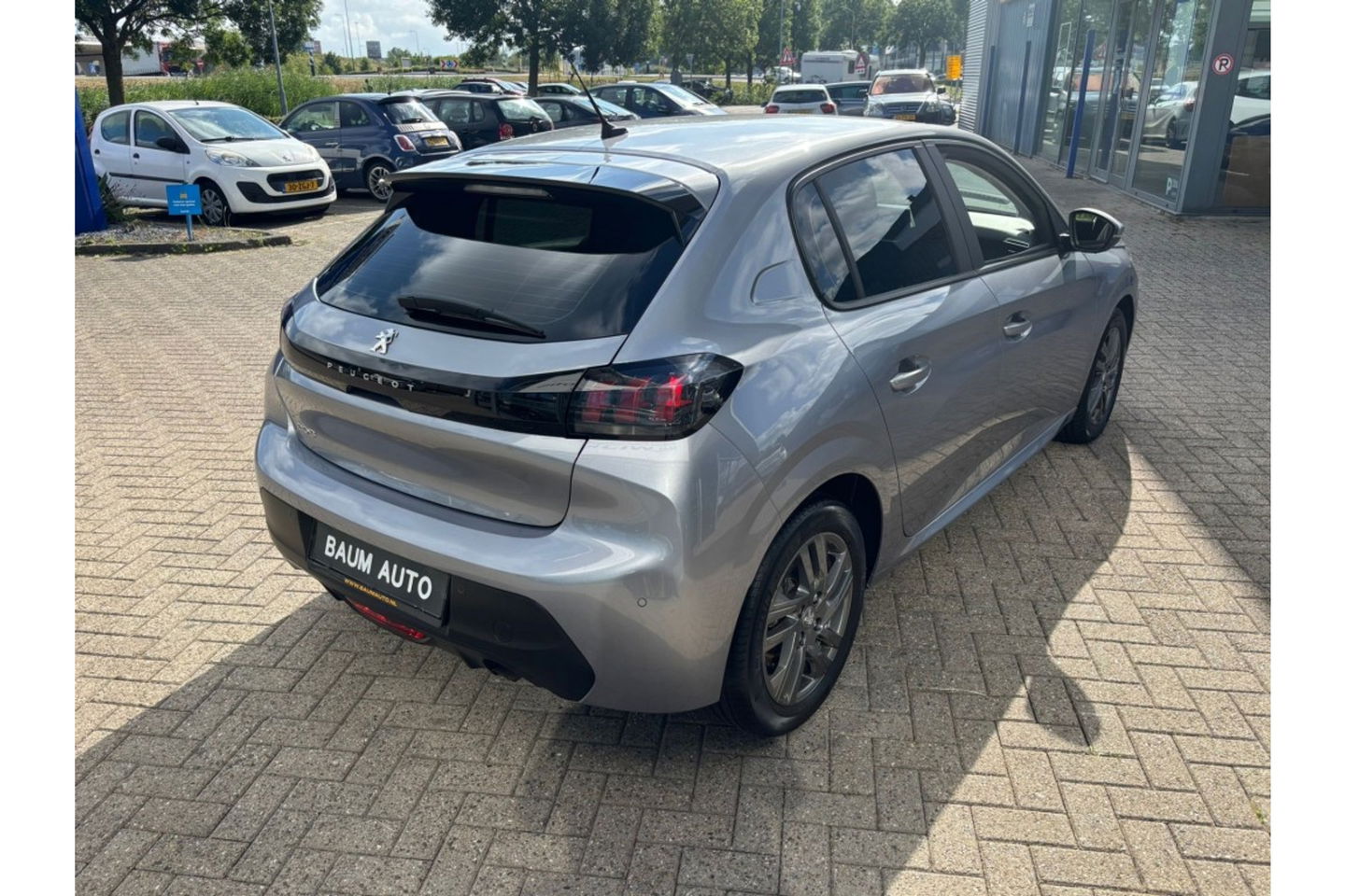Peugeot 208 1.2 PURETECH ACTIVE AIRCO NAVI PDC CRUISE.