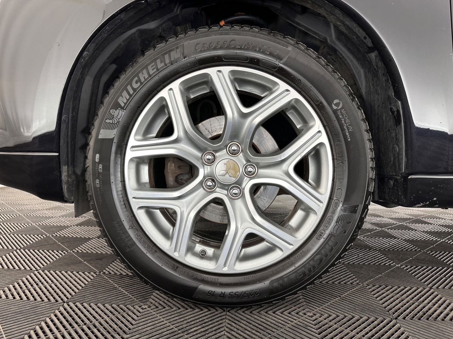 Mitsubishi Outlander 2.0 PHEV Instyle AWD Aut. * PANO | FULL-LEATHER | NAVI-FULLMAP | KEYLESS | CAMERA | ECC | HEATED-COMFORTSEATS | ROCKFORD-AUDIO | TOWBAR | SHIFT-PADDLES | 18''ALU*