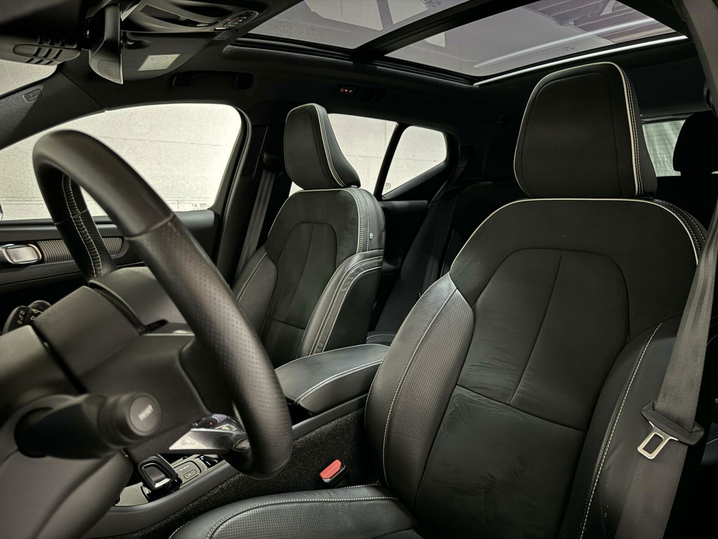 Volvo XC40 1.5 T5 Recharge R-Design Pano Camera 21'' Trekh.