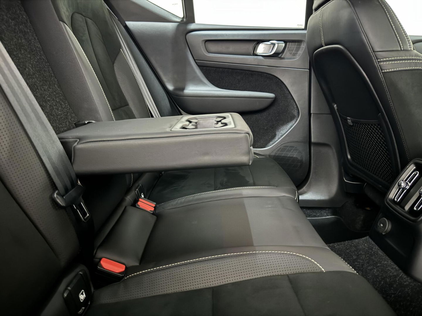 Volvo XC40 1.5 T5 Recharge R-Design Pano Camera 21'' Trekh.