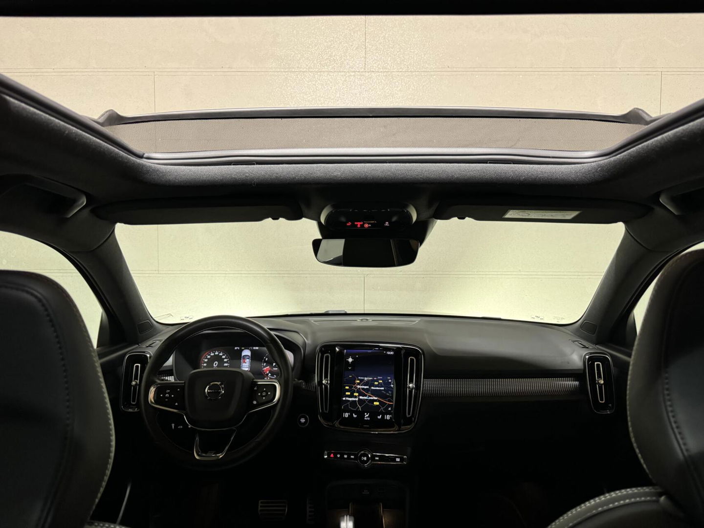 Volvo XC40 1.5 T5 Recharge R-Design Pano Camera 21'' Trekh.