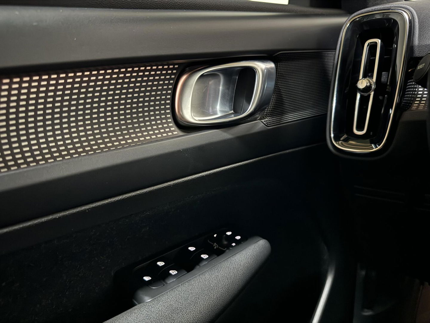 Volvo XC40 1.5 T5 Recharge R-Design Pano Camera 21'' Trekh.