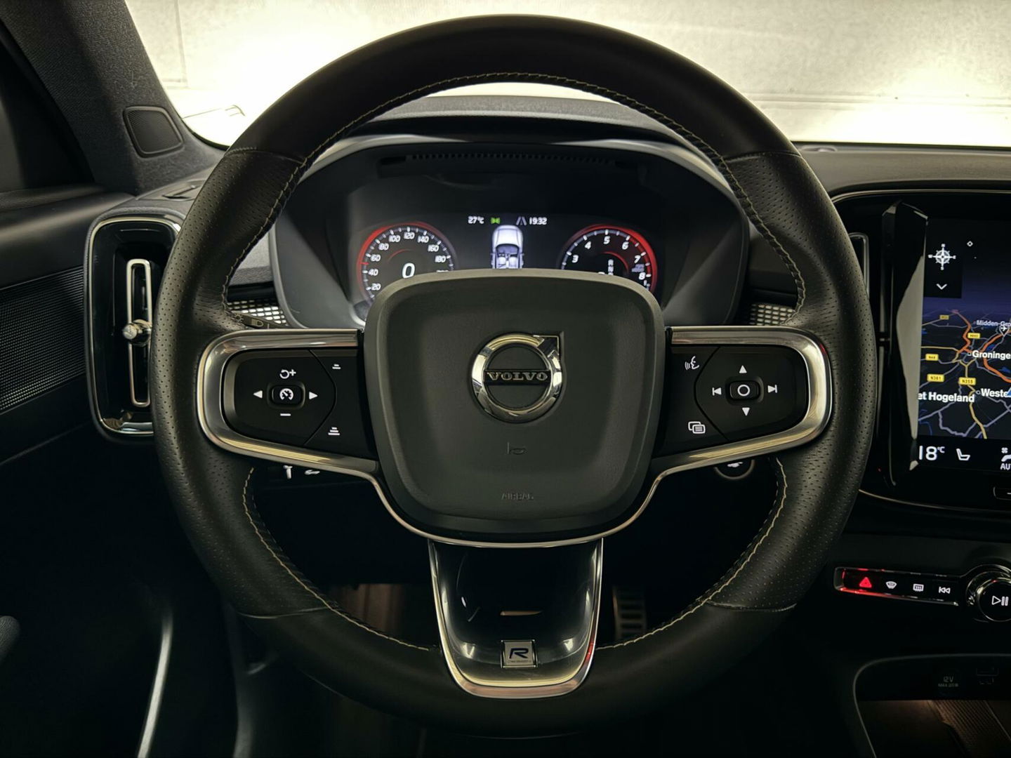 Volvo XC40 1.5 T5 Recharge R-Design Pano Camera 21'' Trekh.