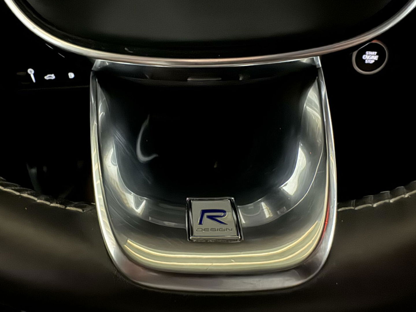 Volvo XC40 1.5 T5 Recharge R-Design Pano Camera 21'' Trekh.