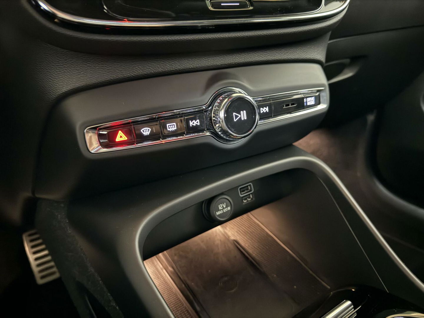 Volvo XC40 1.5 T5 Recharge R-Design Pano Camera 21'' Trekh.