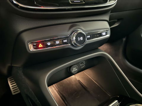 Volvo XC40 1.5 T5 Recharge R-Design Pano Camera 21'' Trekh.