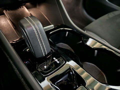 Volvo XC40 1.5 T5 Recharge R-Design Pano Camera 21'' Trekh.