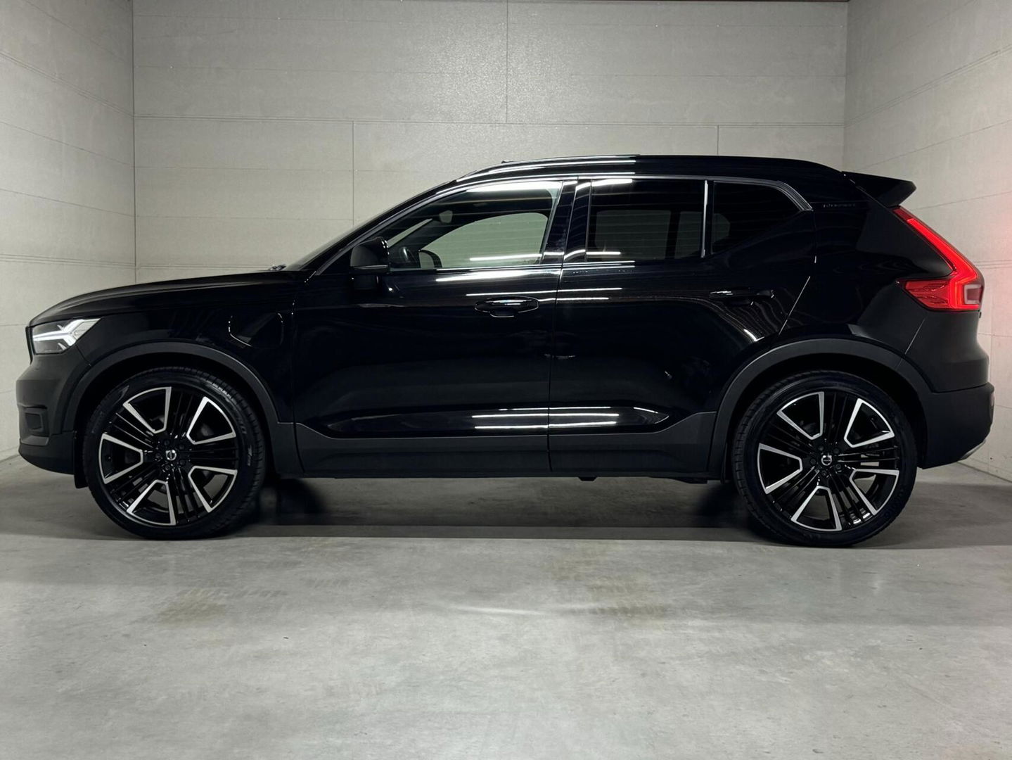 Volvo XC40 1.5 T5 Recharge R-Design Pano Camera 21'' Trekh.