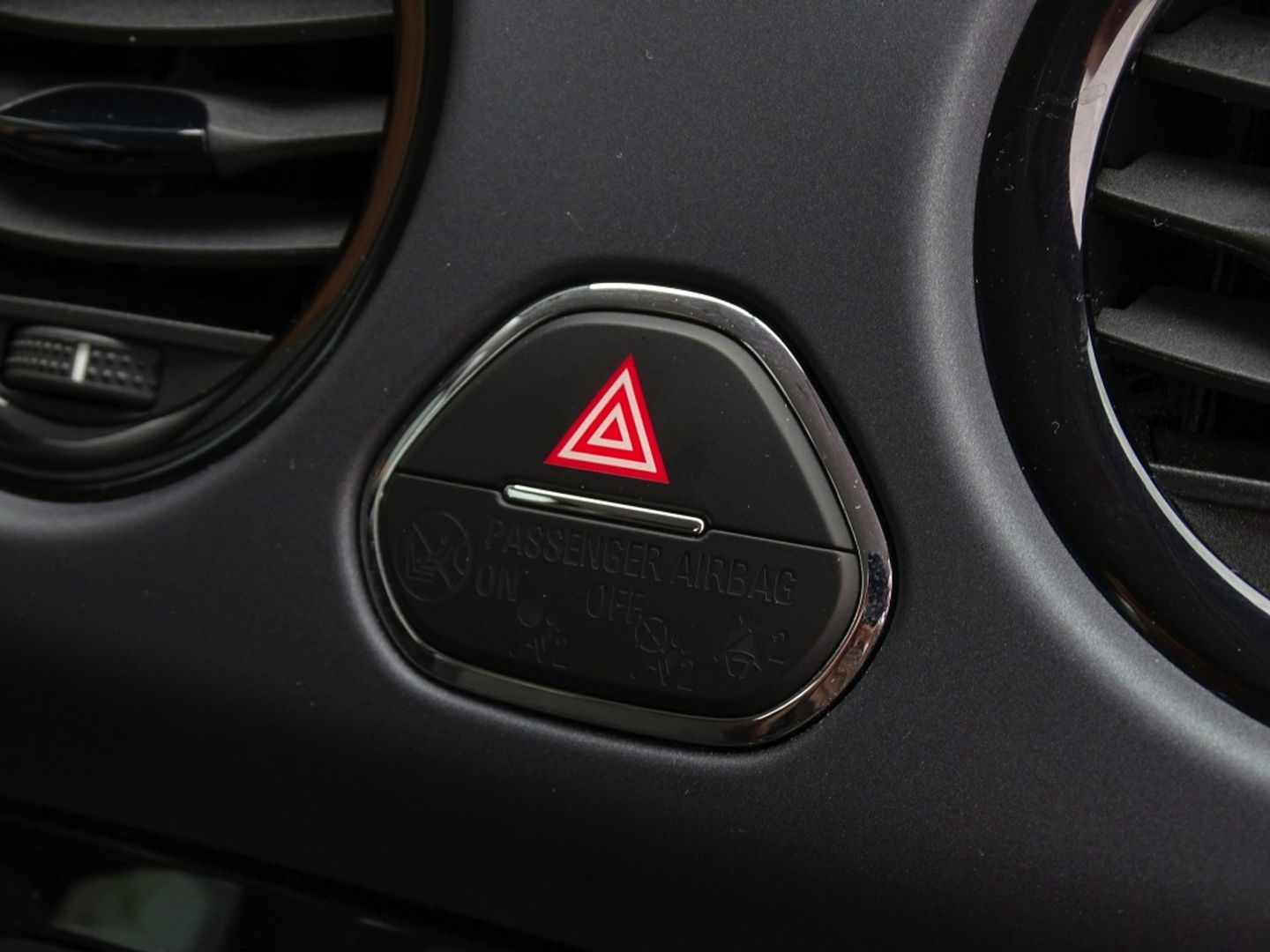Opel ADAM 1.2 69PK / *NAP* / 2014 / LED /