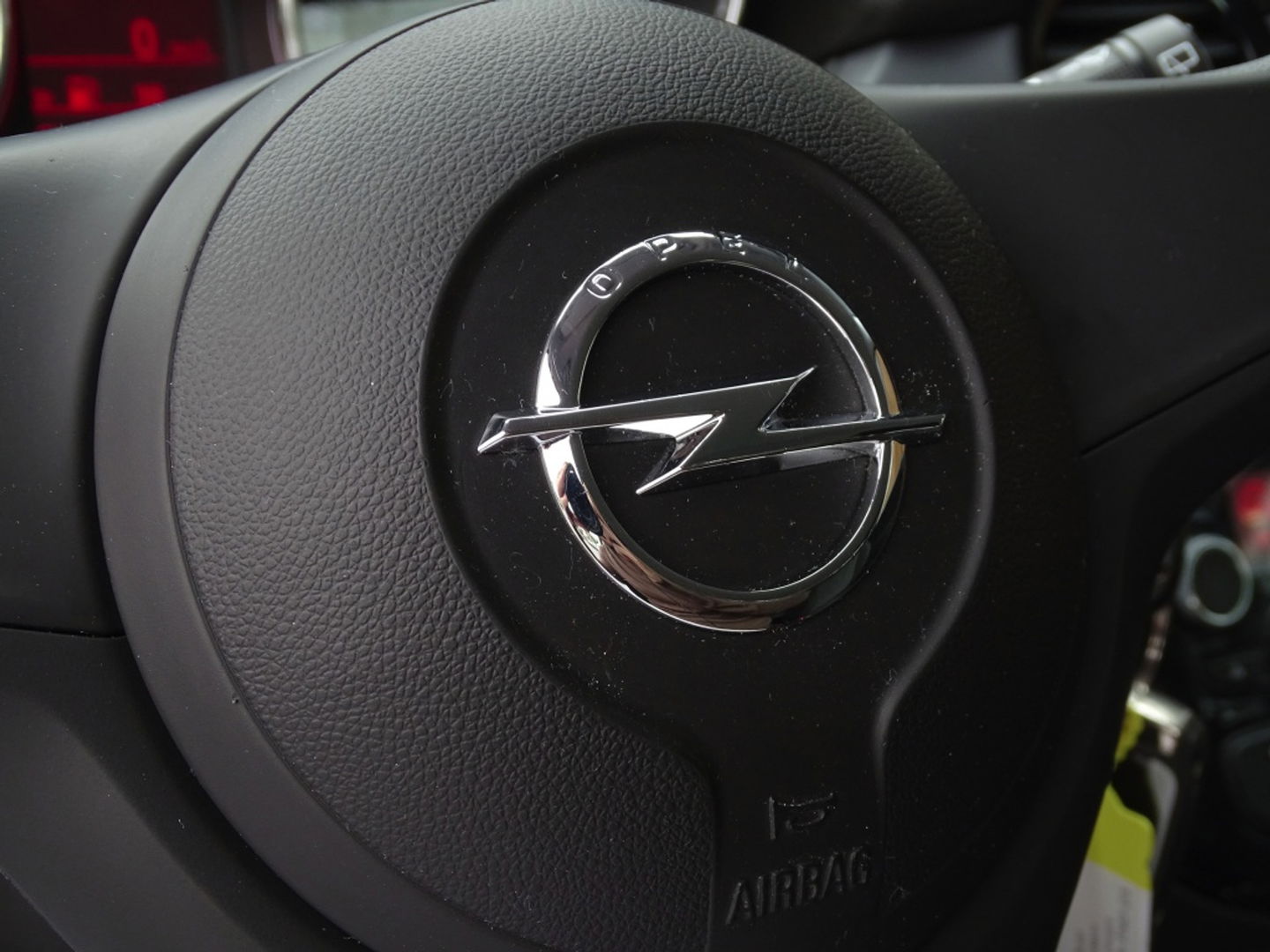 Opel ADAM 1.2 69PK / *NAP* / 2014 / LED /