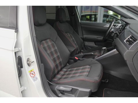 Volkswagen Polo 2.0 TSI GTI 200pk DSG Panoramadak Virtual cockpit Full led Maxton bodykit 18" LMV