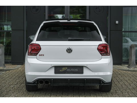 Volkswagen Polo 2.0 TSI GTI 200pk DSG Panoramadak Virtual cockpit Full led Maxton bodykit 18" LMV