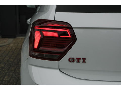 Volkswagen Polo 2.0 TSI GTI 200pk DSG Panoramadak Virtual cockpit Full led Maxton bodykit 18" LMV