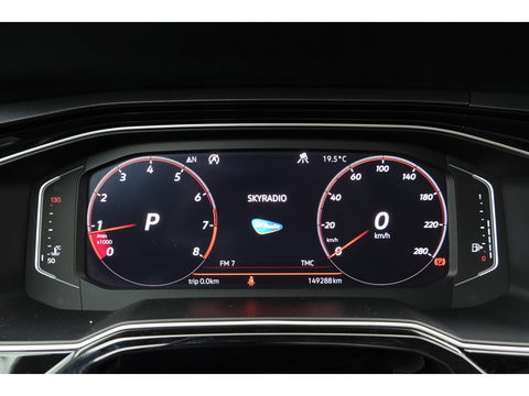 Volkswagen Polo 2.0 TSI GTI 200pk DSG Panoramadak Virtual cockpit Full led Maxton bodykit 18" LMV