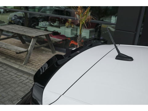 Volkswagen Polo 2.0 TSI GTI 200pk DSG Panoramadak Virtual cockpit Full led Maxton bodykit 18" LMV