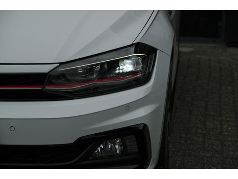 Volkswagen Polo 2.0 TSI GTI 200pk DSG Panoramadak Virtual cockpit Full led Maxton bodykit 18" LMV
