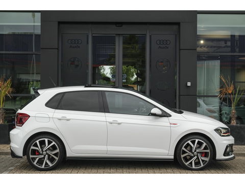 Volkswagen Polo 2.0 TSI GTI 200pk DSG Panoramadak Virtual cockpit Full led Maxton bodykit 18" LMV