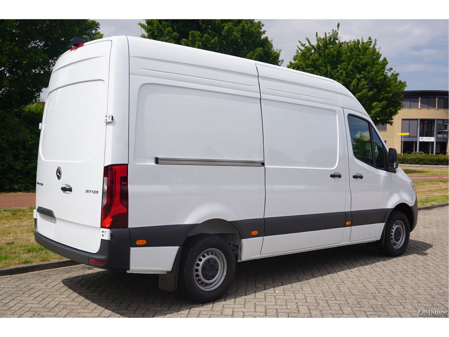 Mercedes-Benz Sprinter 317CDI Pro L2H2 BPM VRIJ!! 10.25" Mbux Cam, Gev. Stoel, 3.5T Trekgewicht, LED!! NR. A02*