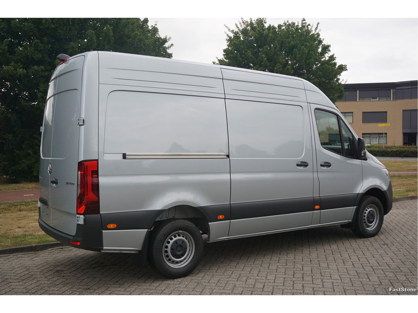 Mercedes-Benz Sprinter 317CDI Pro L2H2 BPM VRIJ!! 10.25" Mbux Cam, Gev. Stoel, 3.5T Trekgewicht, LED!! NR. A01*