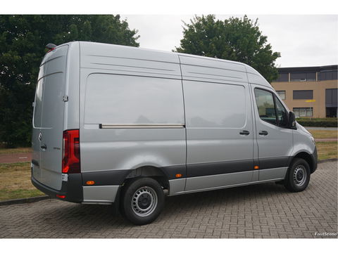 Mercedes-Benz Sprinter 317CDI Pro L2H2 BPM VRIJ!! 10.25" Mbux Cam, Gev. Stoel, 3.5T Trekgewicht, LED!! NR. A01*