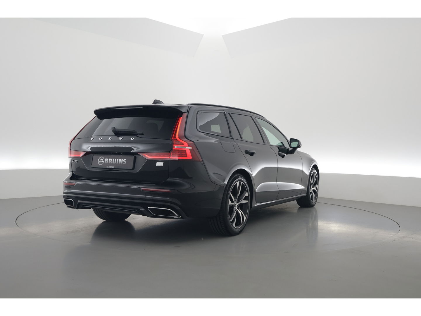 Volvo V60 2.0 T6 Recharge AWD R-Design | Long Range | Stoel- & Stuurverw. | Apple Carplay | Sportstoelen |