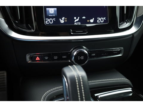 Volvo V60 2.0 T6 Recharge AWD R-Design | Long Range | Stoel- & Stuurverw. | Apple Carplay | Sportstoelen |