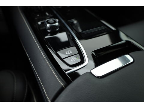 Volvo V60 2.0 T6 Recharge AWD R-Design | Long Range | Stoel- & Stuurverw. | Apple Carplay | Sportstoelen |