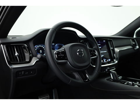 Volvo V60 2.0 T6 Recharge AWD R-Design | Long Range | Stoel- & Stuurverw. | Apple Carplay | Sportstoelen |