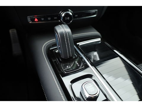 Volvo V60 2.0 T6 Recharge AWD R-Design | Long Range | Stoel- & Stuurverw. | Apple Carplay | Sportstoelen |