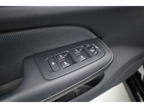 Volvo V60 2.0 T6 Recharge AWD R-Design | Long Range | Stoel- & Stuurverw. | Apple Carplay | Sportstoelen |