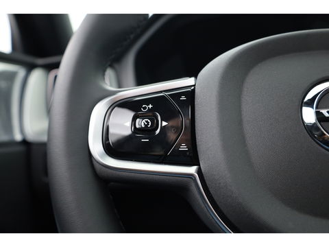 Volvo XC60 2.0 T8 Plug-in hybrid AWD Ultimate Black Edition | Luchtvering | Elek. Trekhaak | HUD | B&W |