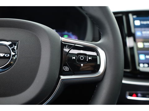 Volvo XC60 2.0 T8 Plug-in hybrid AWD Ultimate Black Edition | Luchtvering | Elek. Trekhaak | HUD | B&W |