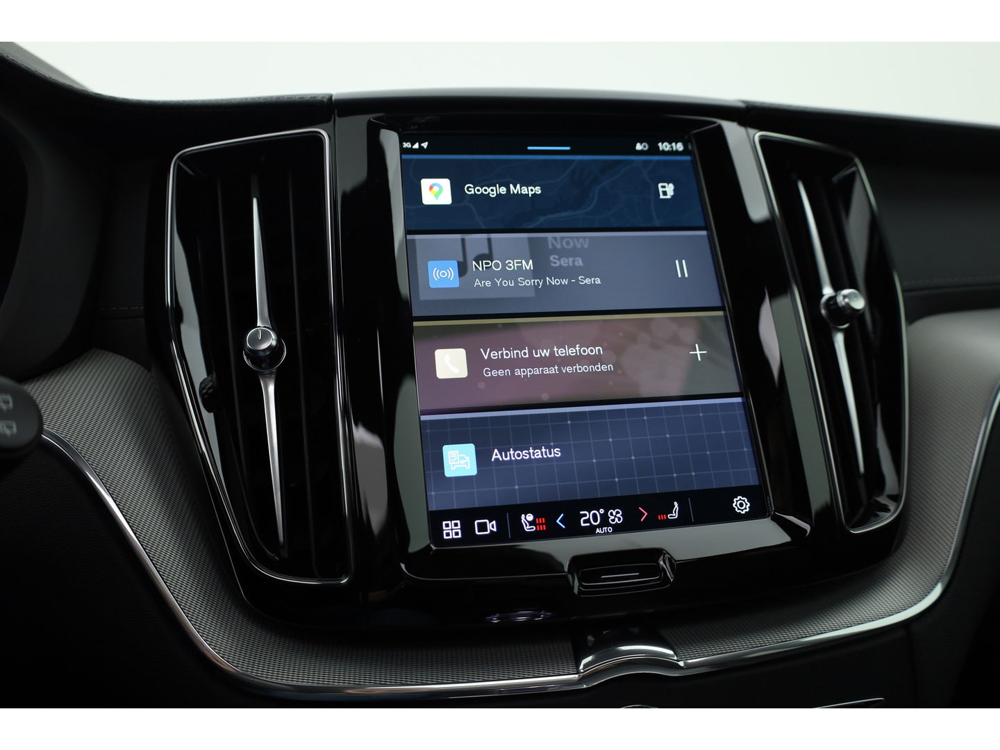 Volvo XC60 2.0 T8 Plug-in hybrid AWD Ultimate Black Edition | Luchtvering | Elek. Trekhaak | HUD | B&W |