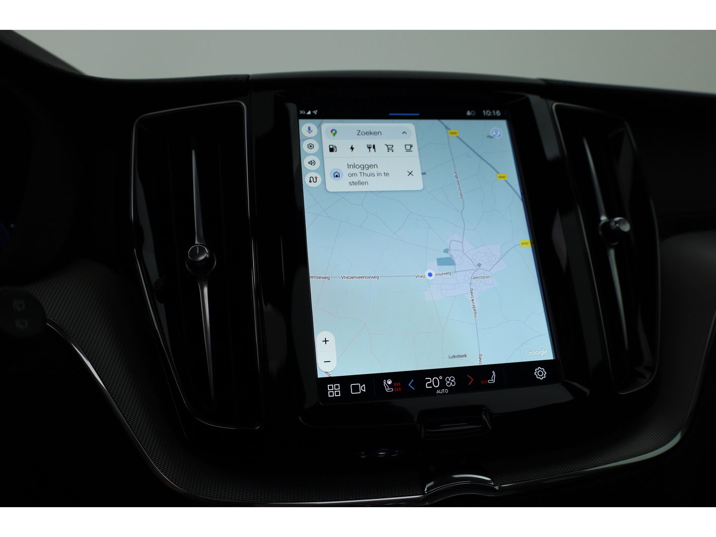 Volvo XC60 2.0 T8 Plug-in hybrid AWD Ultimate Black Edition | Luchtvering | Elek. Trekhaak | HUD | B&W |