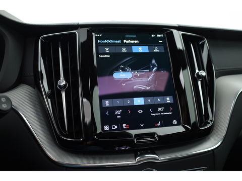 Volvo XC60 2.0 T8 Plug-in hybrid AWD Ultimate Black Edition | Luchtvering | Elek. Trekhaak | HUD | B&W |