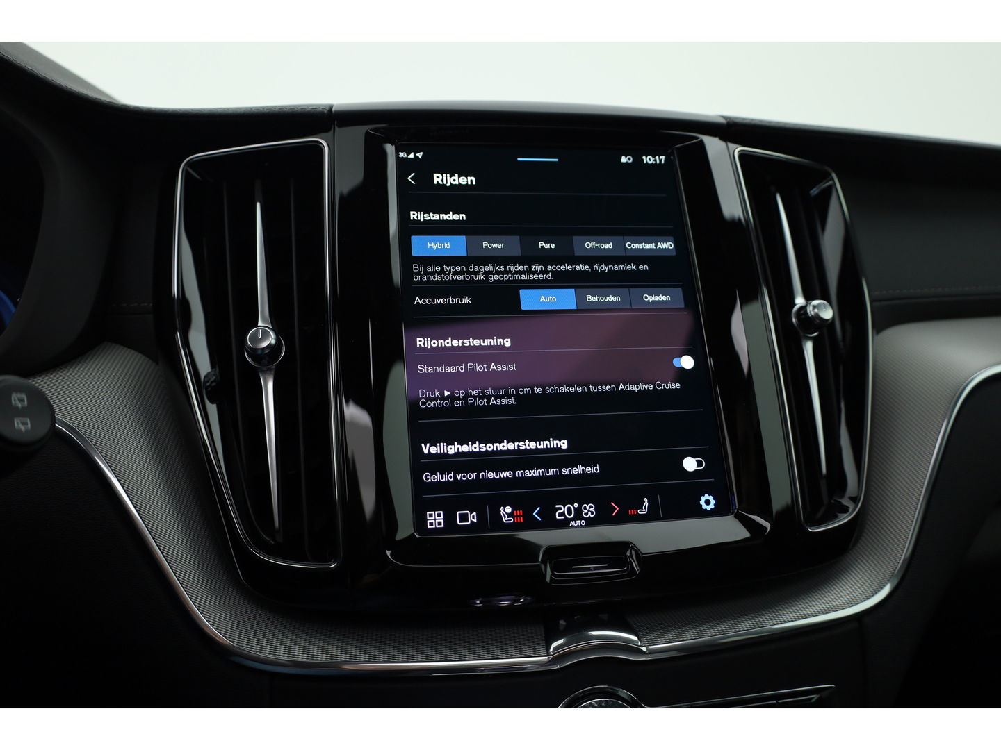 Volvo XC60 2.0 T8 Plug-in hybrid AWD Ultimate Black Edition | Luchtvering | Elek. Trekhaak | HUD | B&W |