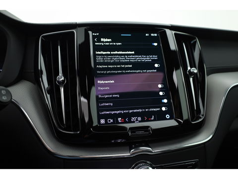 Volvo XC60 2.0 T8 Plug-in hybrid AWD Ultimate Black Edition | Luchtvering | Elek. Trekhaak | HUD | B&W |