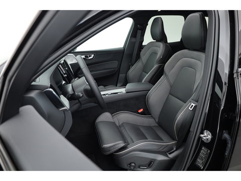 Volvo XC60 2.0 T8 Plug-in hybrid AWD Ultimate Black Edition | Luchtvering | Elek. Trekhaak | HUD | B&W |