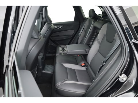 Volvo XC60 2.0 T8 Plug-in hybrid AWD Ultimate Black Edition | Luchtvering | Elek. Trekhaak | HUD | B&W |