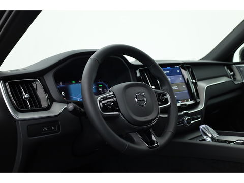 Volvo XC60 2.0 T8 Plug-in hybrid AWD Ultimate Black Edition | Luchtvering | Elek. Trekhaak | HUD | B&W |