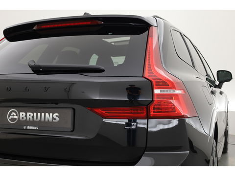 Volvo XC60 2.0 T8 Plug-in hybrid AWD Ultimate Black Edition | Luchtvering | Elek. Trekhaak | HUD | B&W |