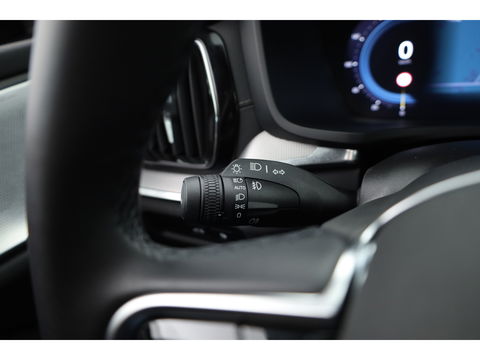 Volvo V60 2.0 T8 Plug-in hybrid AWD Polestar Engineered | B&W | HUD | ACC | 360 Cam | Trekhaak | Stuur- & 4x stoelverw. |