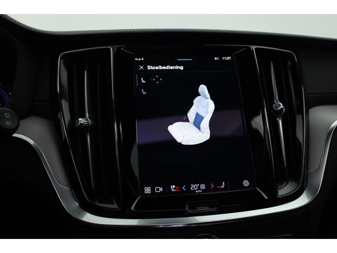 Volvo V60 2.0 T8 Plug-in hybrid AWD Polestar Engineered | B&W | HUD | ACC | 360 Cam | Trekhaak | Stuur- & 4x stoelverw. |