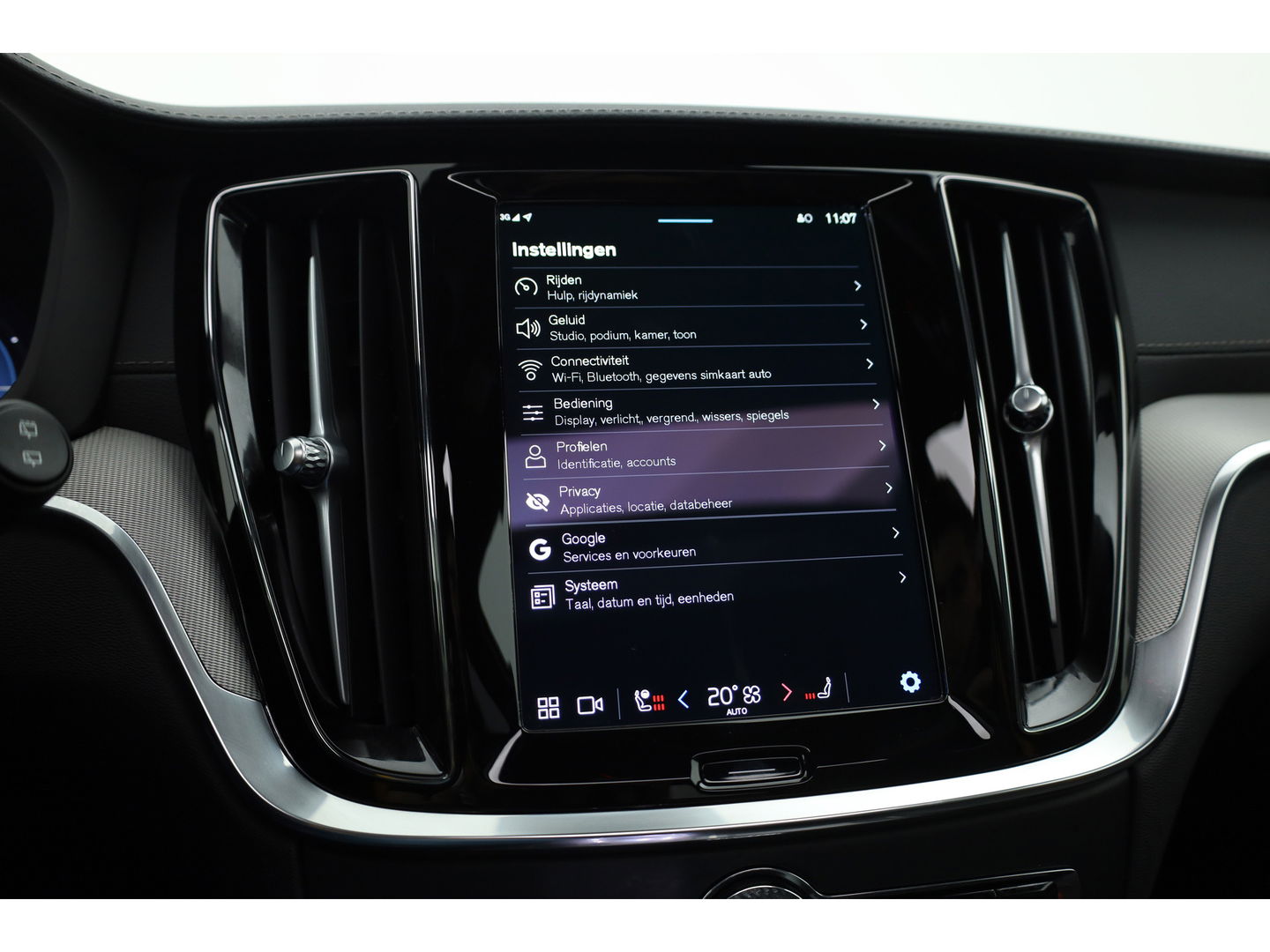 Volvo V60 2.0 T8 Plug-in hybrid AWD Polestar Engineered | B&W | HUD | ACC | 360 Cam | Trekhaak | Stuur- & 4x stoelverw. |