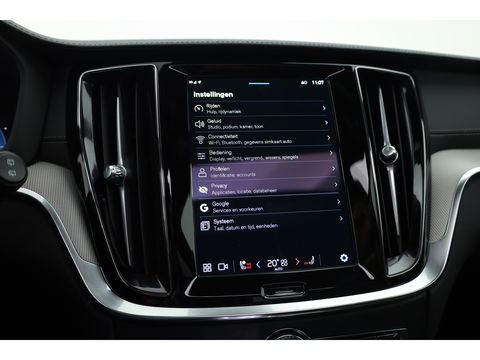 Volvo V60 2.0 T8 Plug-in hybrid AWD Polestar Engineered | B&W | HUD | ACC | 360 Cam | Trekhaak | Stuur- & 4x stoelverw. |