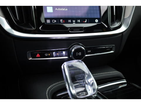 Volvo V60 2.0 T8 Plug-in hybrid AWD Polestar Engineered | B&W | HUD | ACC | 360 Cam | Trekhaak | Stuur- & 4x stoelverw. |
