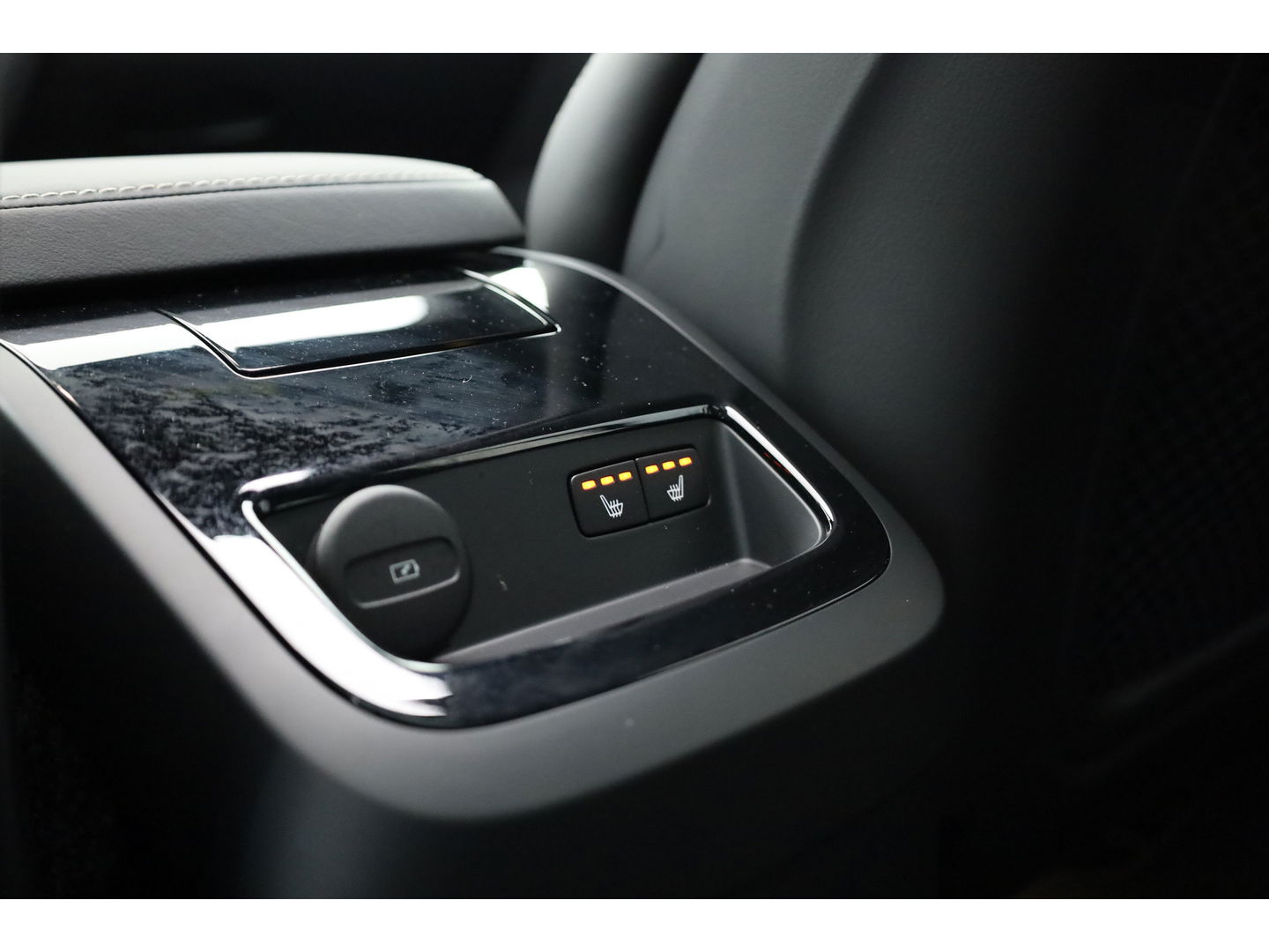 Volvo V60 2.0 T8 Plug-in hybrid AWD Polestar Engineered | B&W | HUD | ACC | 360 Cam | Trekhaak | Stuur- & 4x stoelverw. |